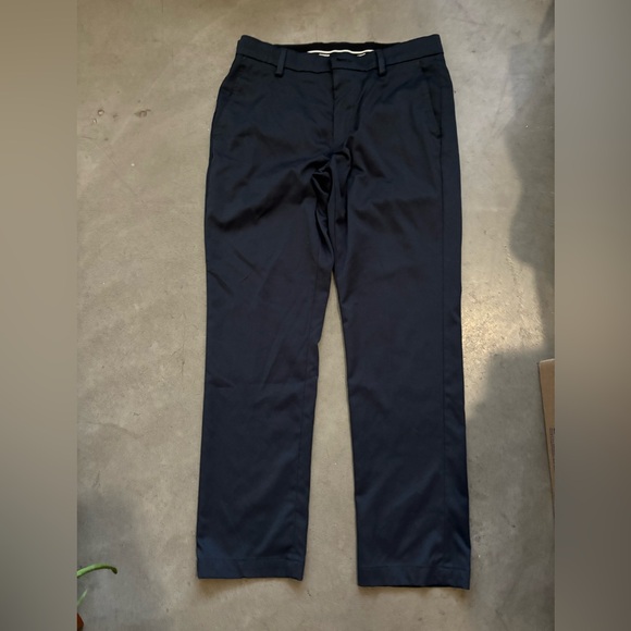 Men’s Navy Blue Amazon Essentials Pants - Size: Waist 31, Length 29 - Picture 1 of 3